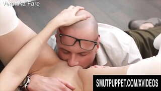 SmutPuppet - Jedilnico na Teen Muca Comp