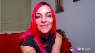 Ես Сарита, և ես պատրաստվում եմ անել իր տղայի ДРОЧКУ ՁԵՌՔԵՐՈՎ եւ ՈՏՔԵՐՈՎ, ՈՐԸ ՆԱ ՉԻ ՄՈՌԱՆԱ...